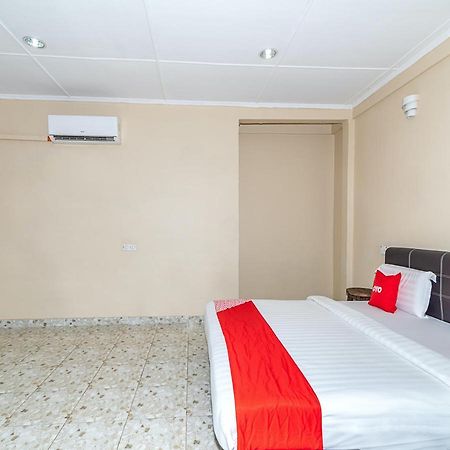 Oyo 89932 Dd Homestay Кота-Кинабалу Экстерьер фото