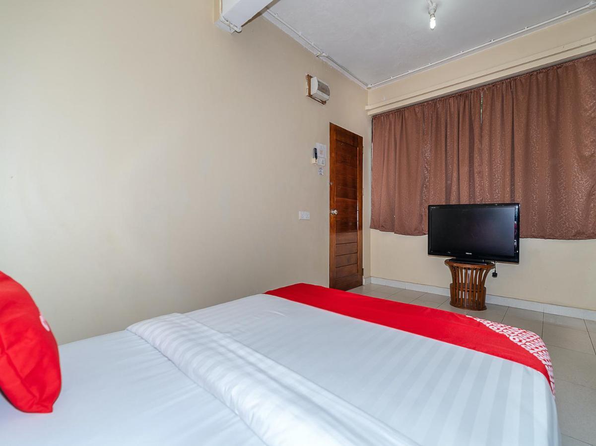 Oyo 89932 Dd Homestay Кота-Кинабалу Экстерьер фото
